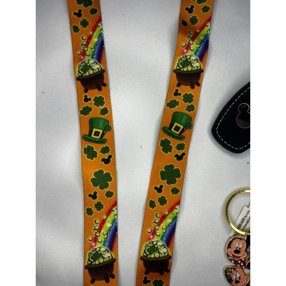NEW Disney St. Patrick's Day Minnie Mouse Reversible Lanyard + 4 Keychains